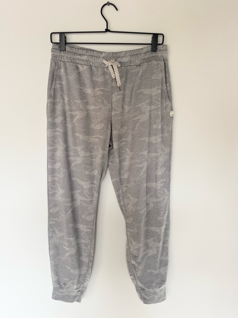 Vuori Women’s Performance Jogger- Regular-Grey Camo